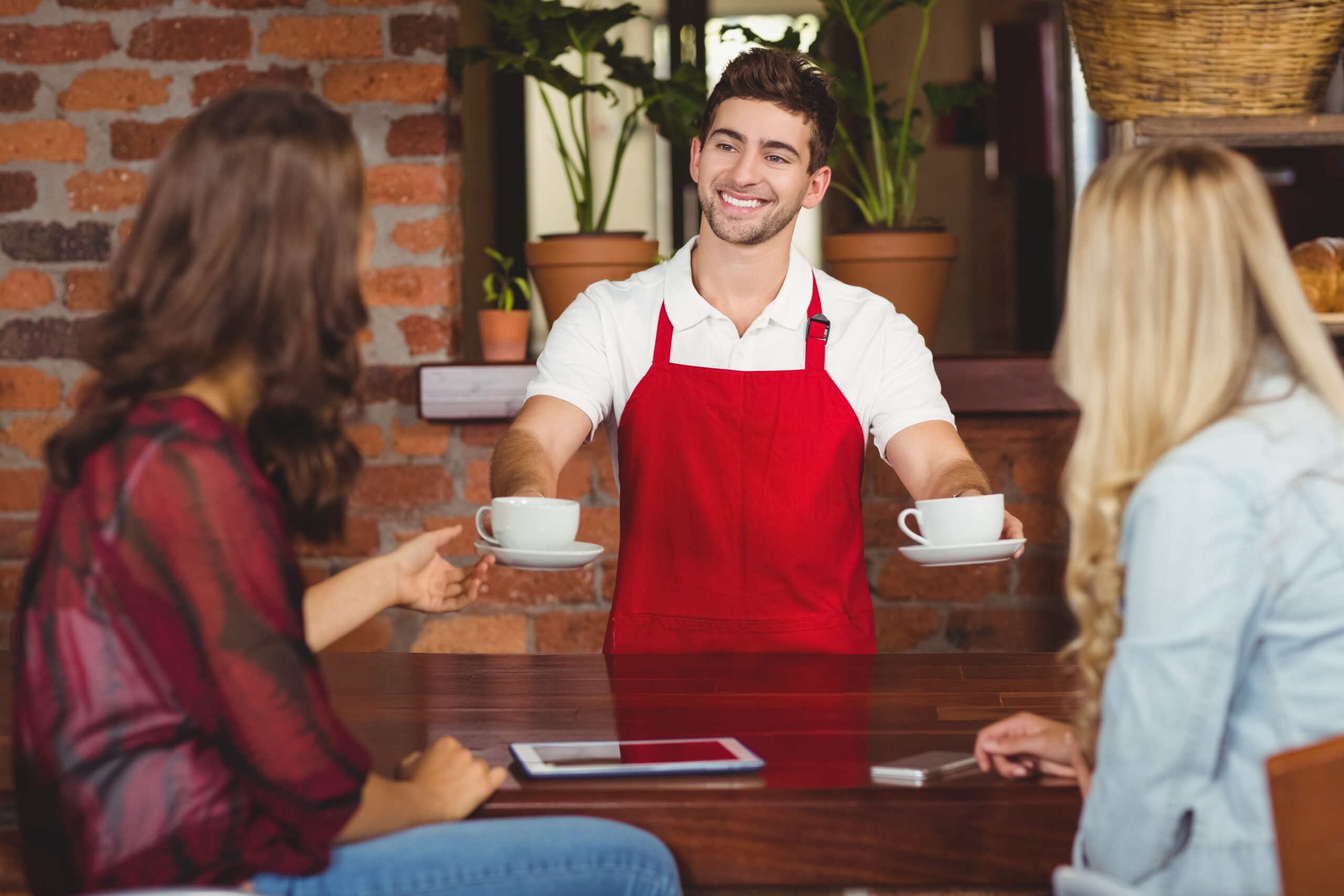 Read more about the article Tips to Get More Walk-ins at Your Cafe